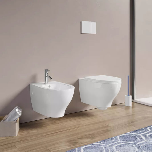 Sanitari sospesi Azzurra serie Pratica in ceramica con sedile copri wc